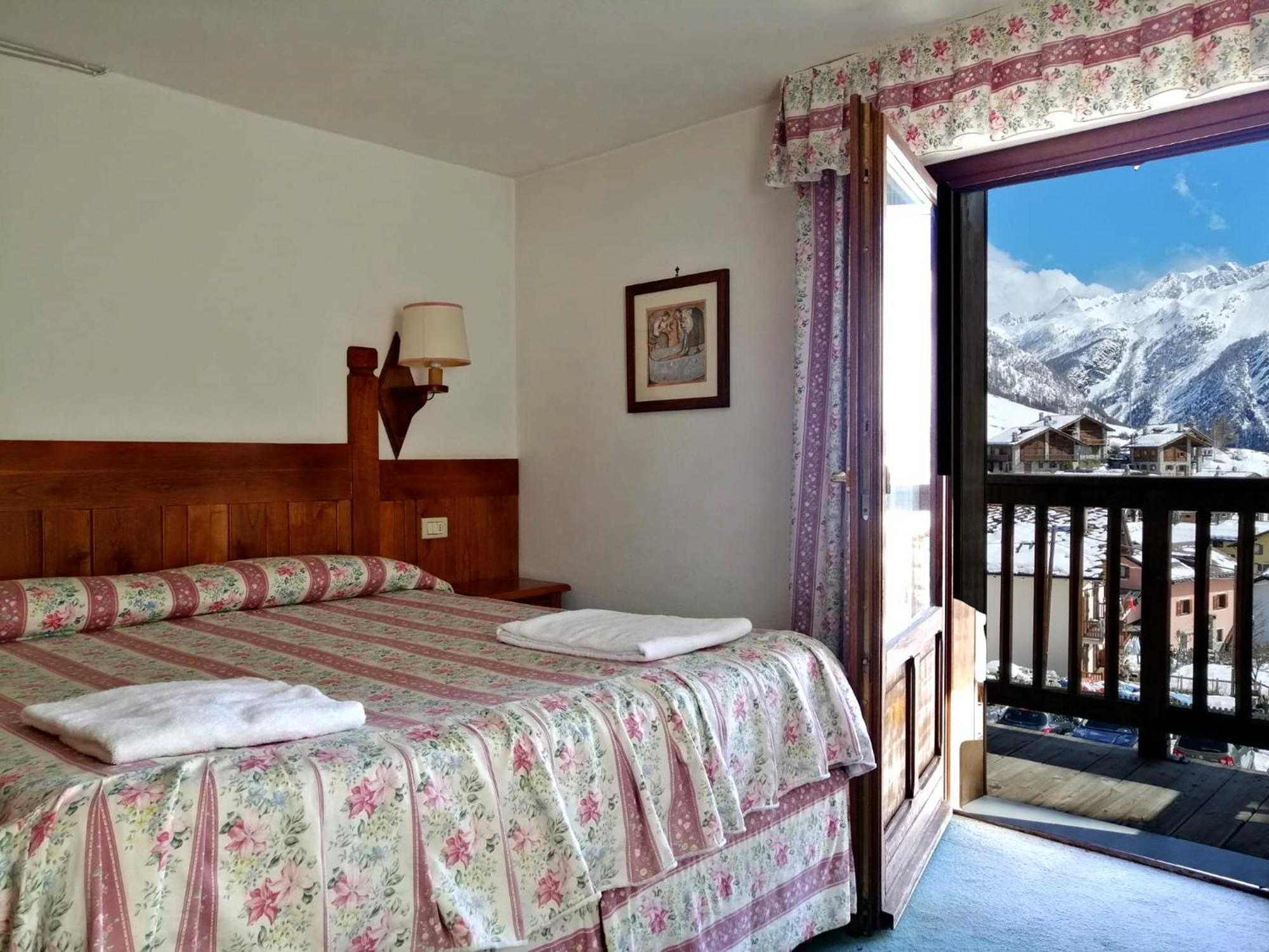 Hotel Locanda Grauson Конье Экстерьер фото