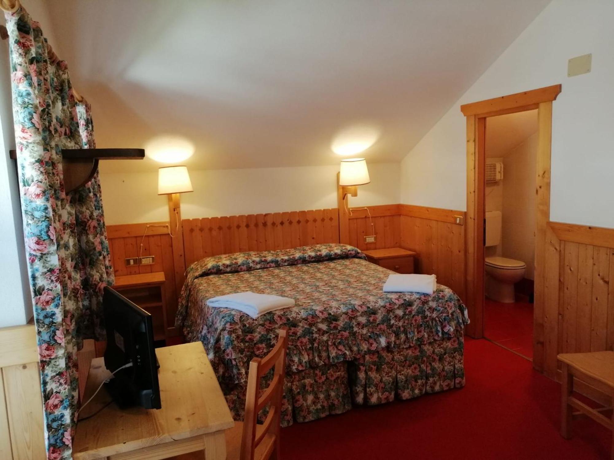 Hotel Locanda Grauson Конье Экстерьер фото