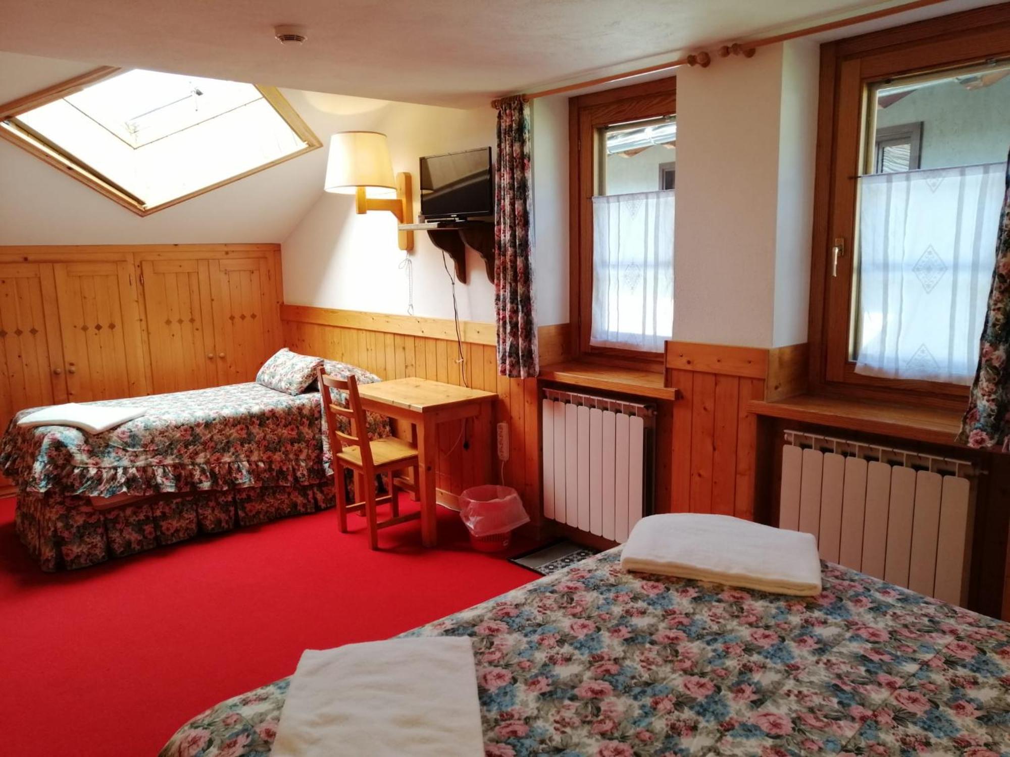 Hotel Locanda Grauson Конье Экстерьер фото