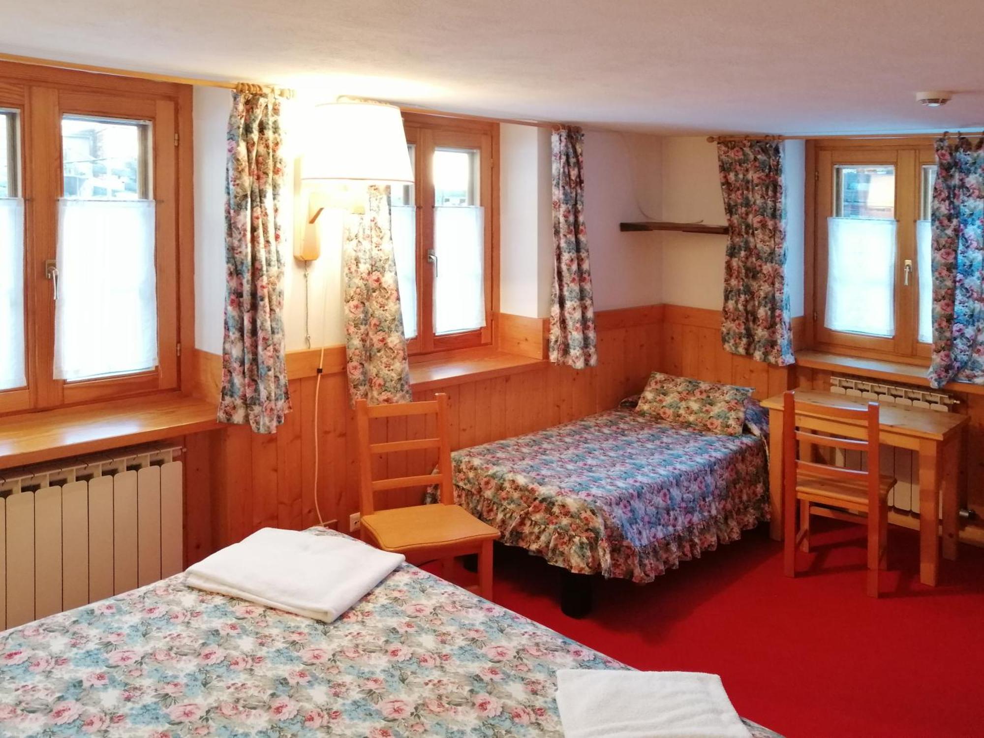 Hotel Locanda Grauson Конье Экстерьер фото